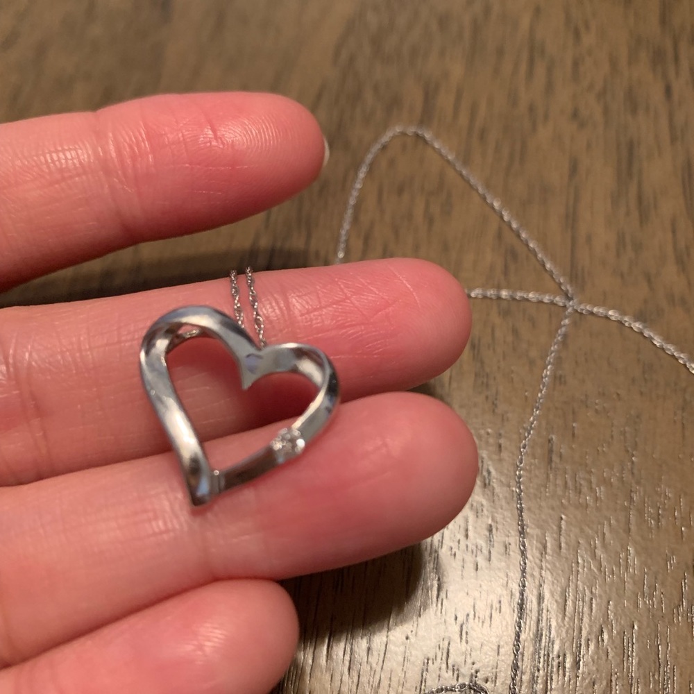 🌸10k real white gold necklace with pendant🌹🥰❤️